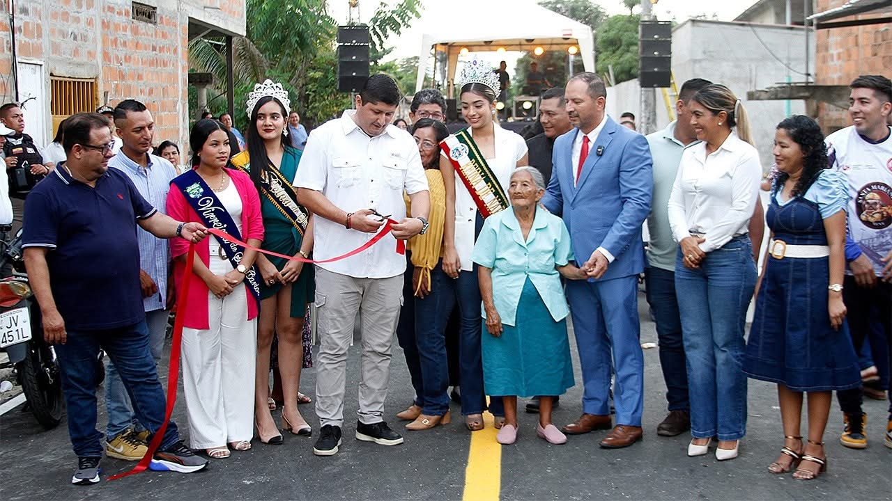 GAD San Carlos entrega obra de asfaltado en barrios del cantón Naranjal