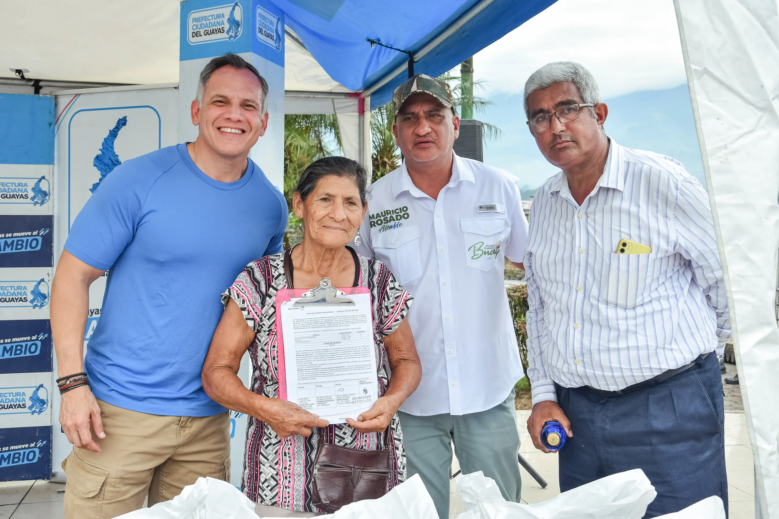Prefectura del Guayas entrega 195 kits para ganado en seis cantones