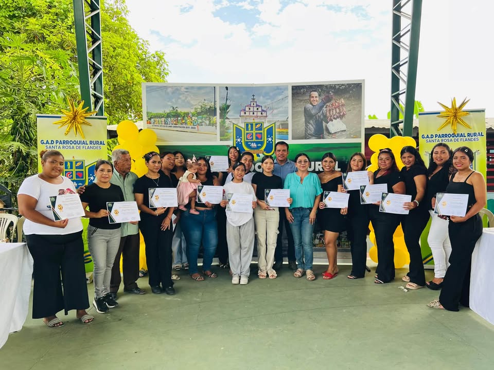Clausuraron curso de automaquillaje en Trapiche con enfoque en emprendimiento local