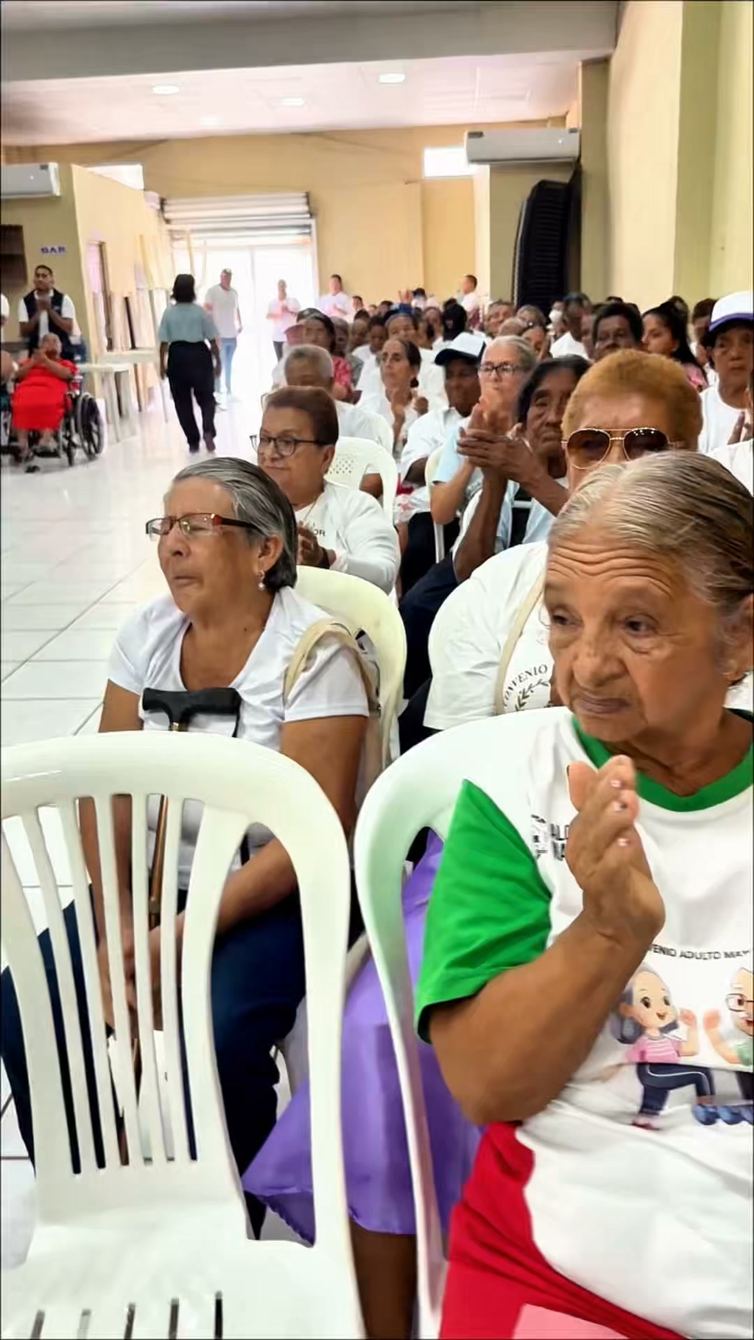 364 adultos mayores de Naranjal reciben atención y alimentación por convenio municipal