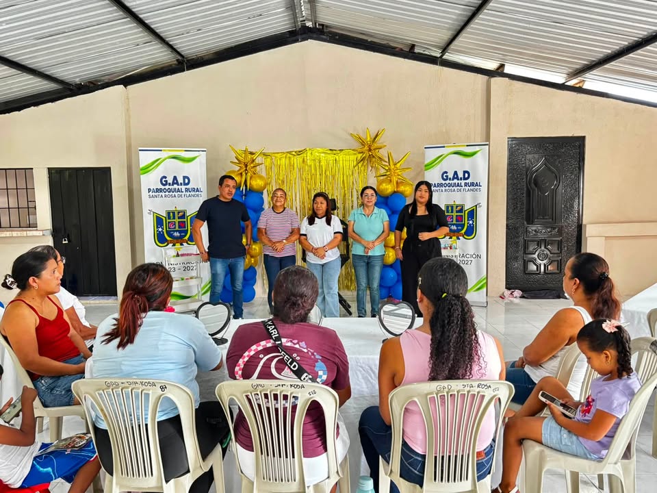 Santa Rosa de Flandes impulsa el emprendimiento femenino con curso de automaquillaje