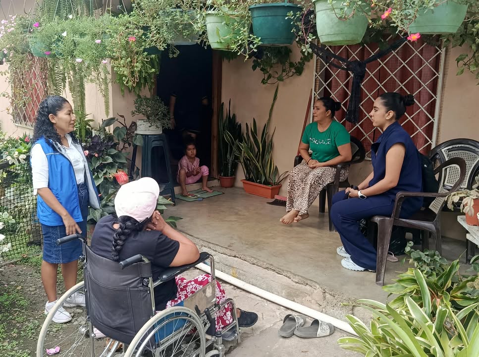 San Carlos Naranjal: Brigada médica y canastas para recintos vulnerables