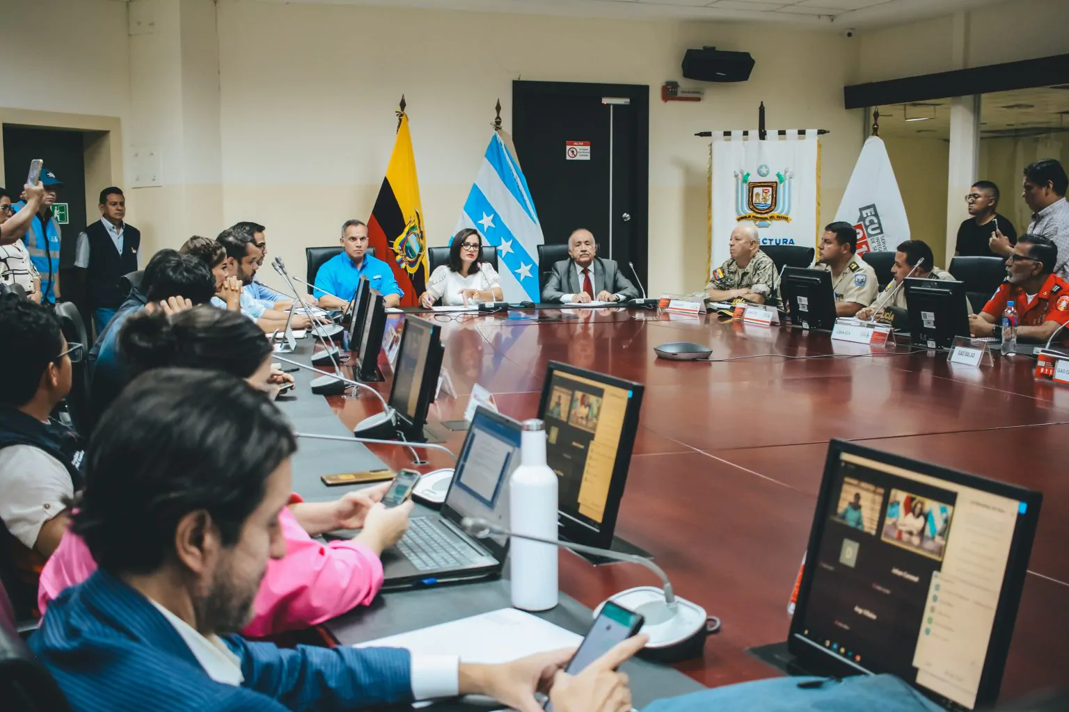 COE del Guayas mantiene sesión permanente ante lluvias; cinco cantones en emergencia