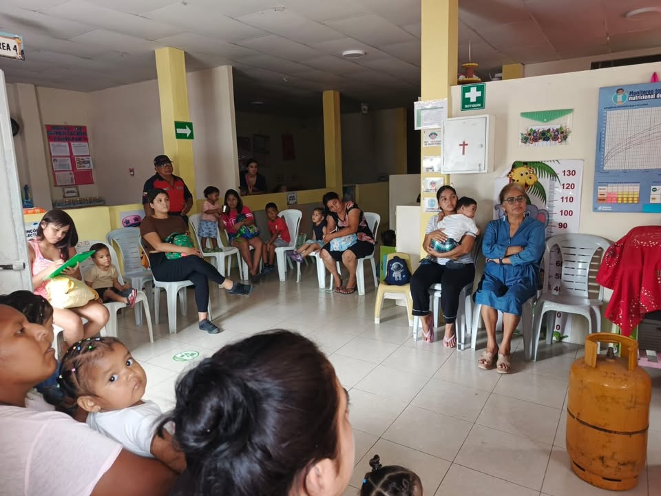 Junta parroquial de San Carlos capacita a padres y personal contra incendios