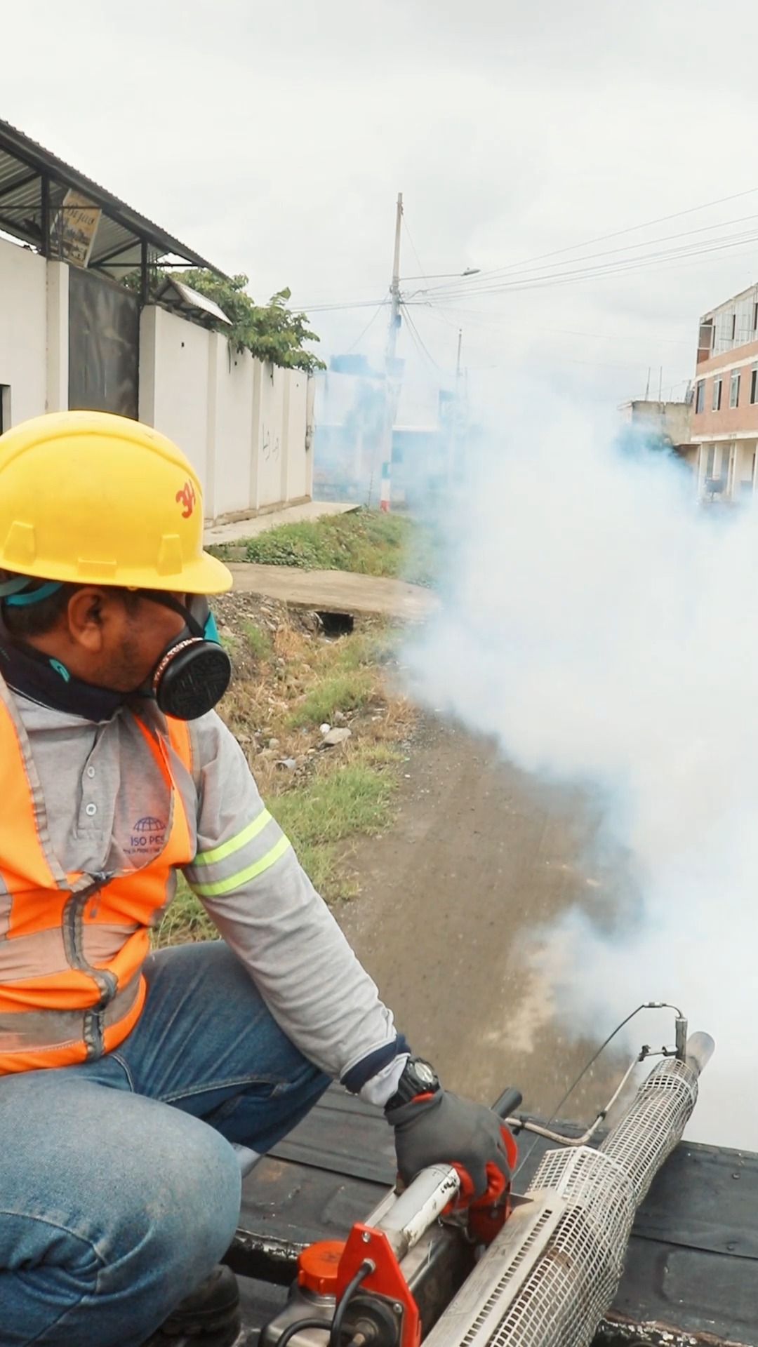 Naranjal intensifica fumigación contra el dengue con apoyo de la Prefectura del Guayas