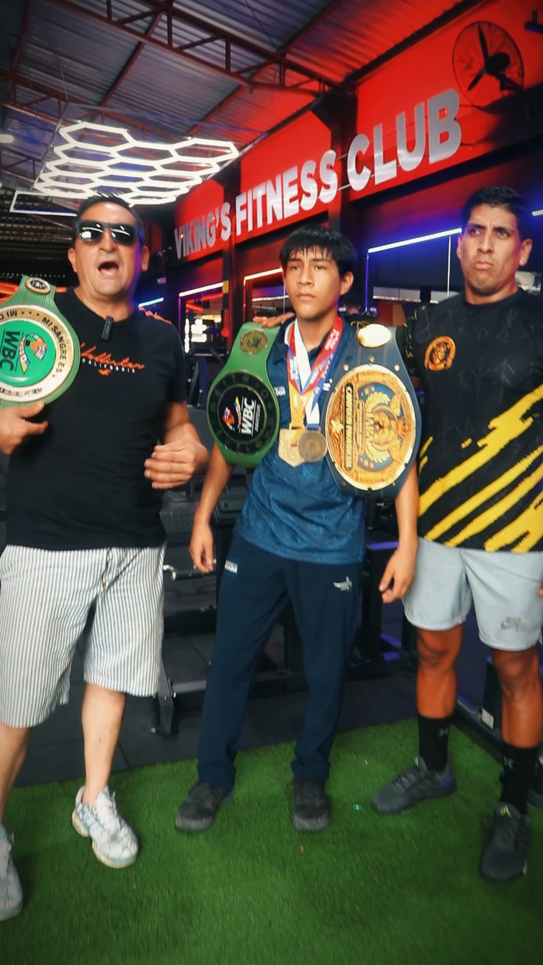 Leiner Sánchez representa a Naranjal en el Campeonato Internacional de Boxeo en Bolivia
