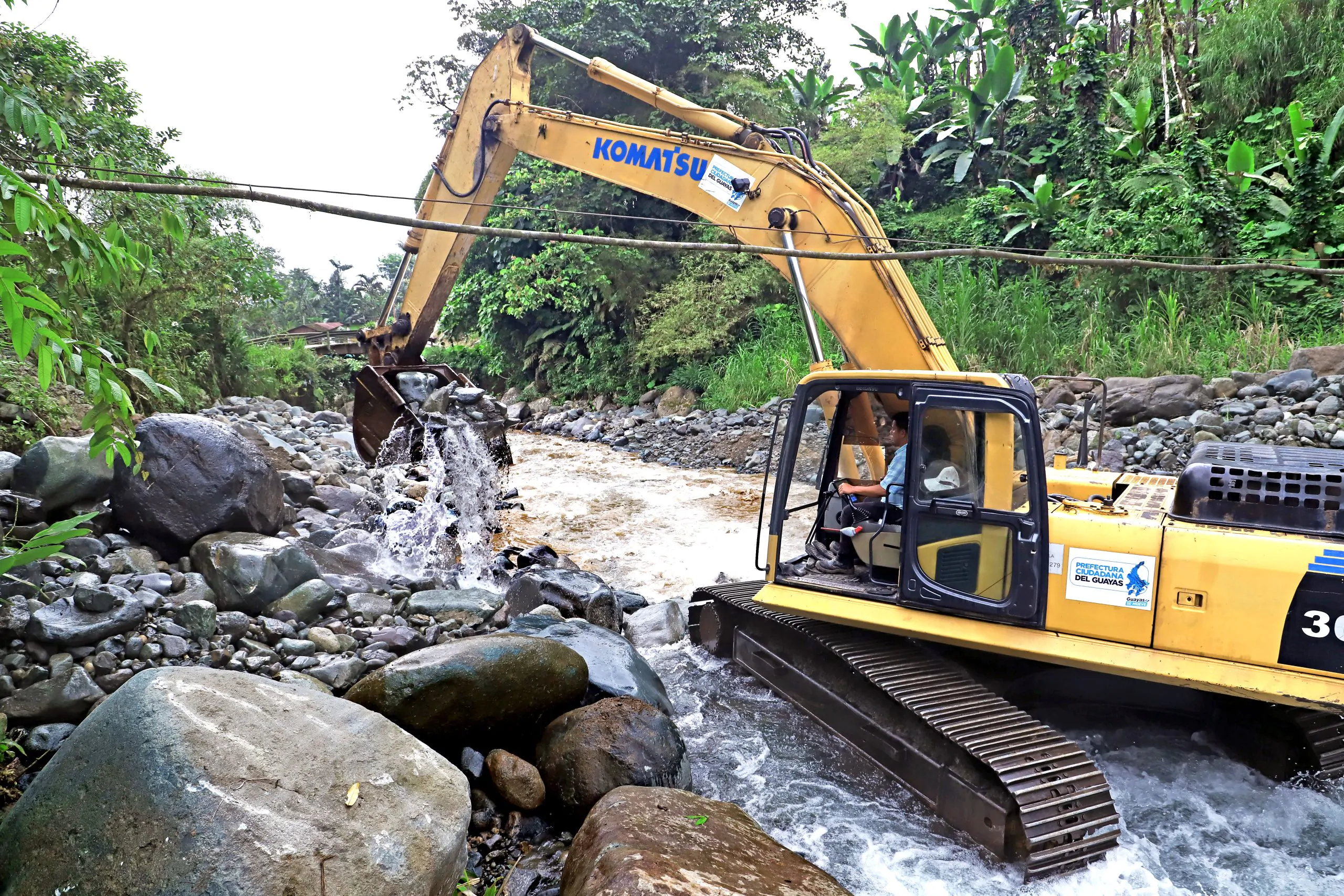 Prefectura del Guayas amplía frentes de trabajo ante El Niño en 20 cantones