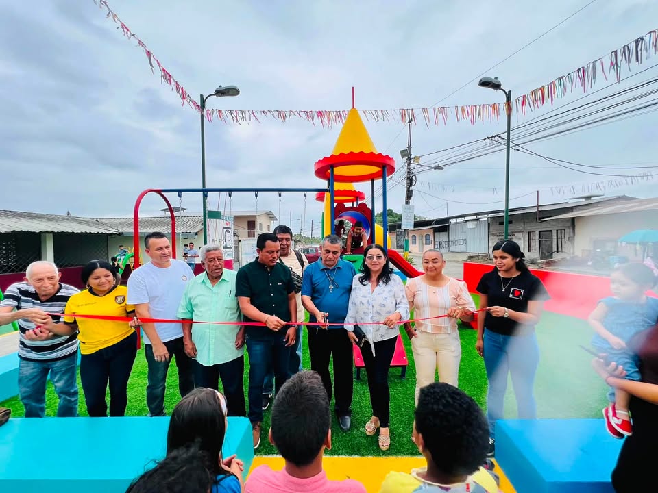 GAD Parroquial Santa Rosa de Flandes entrega parque renovado y zona infantil