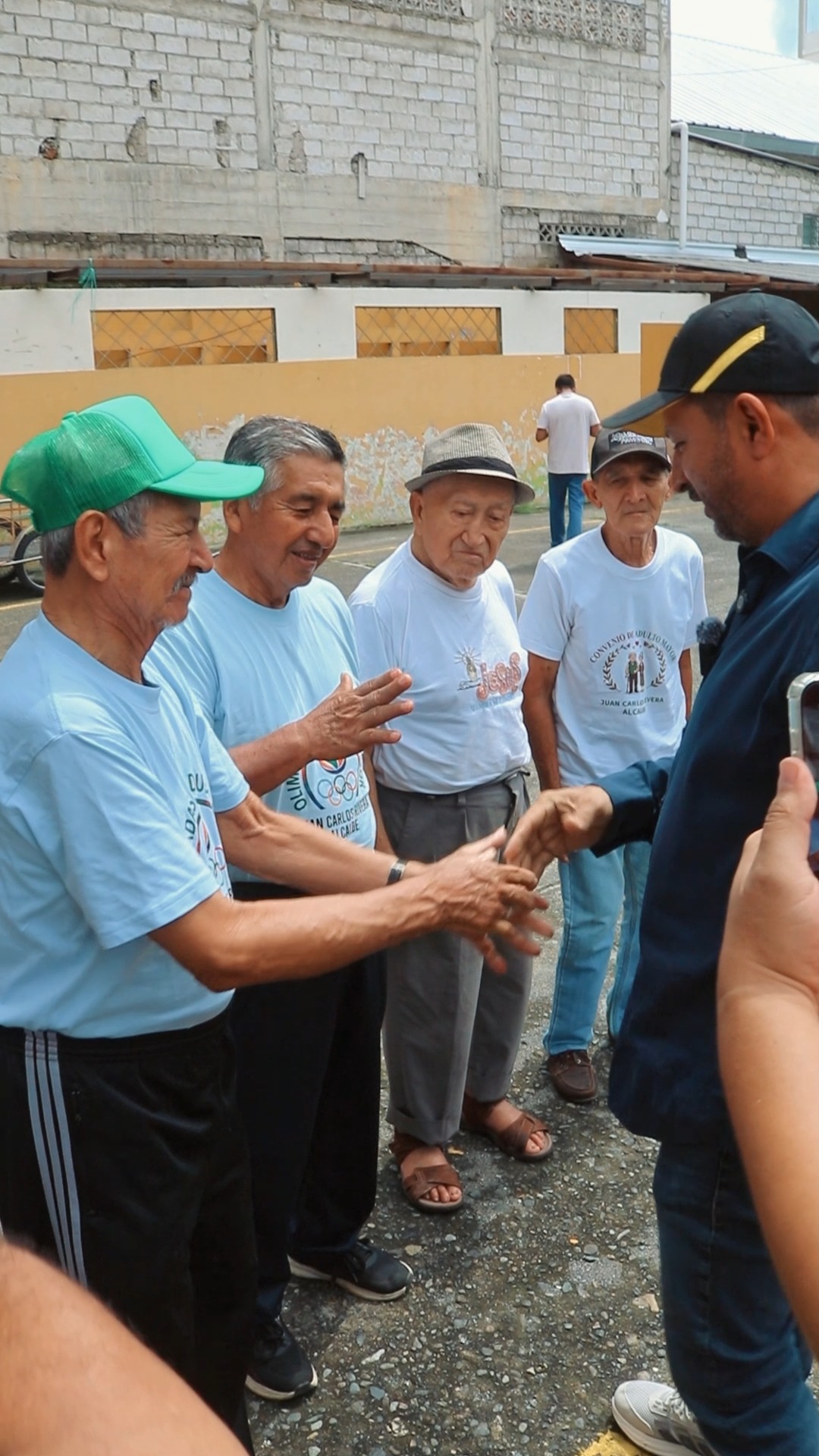 Alcaldía de Naranjal organiza jornada de solidaridad con adultos mayores