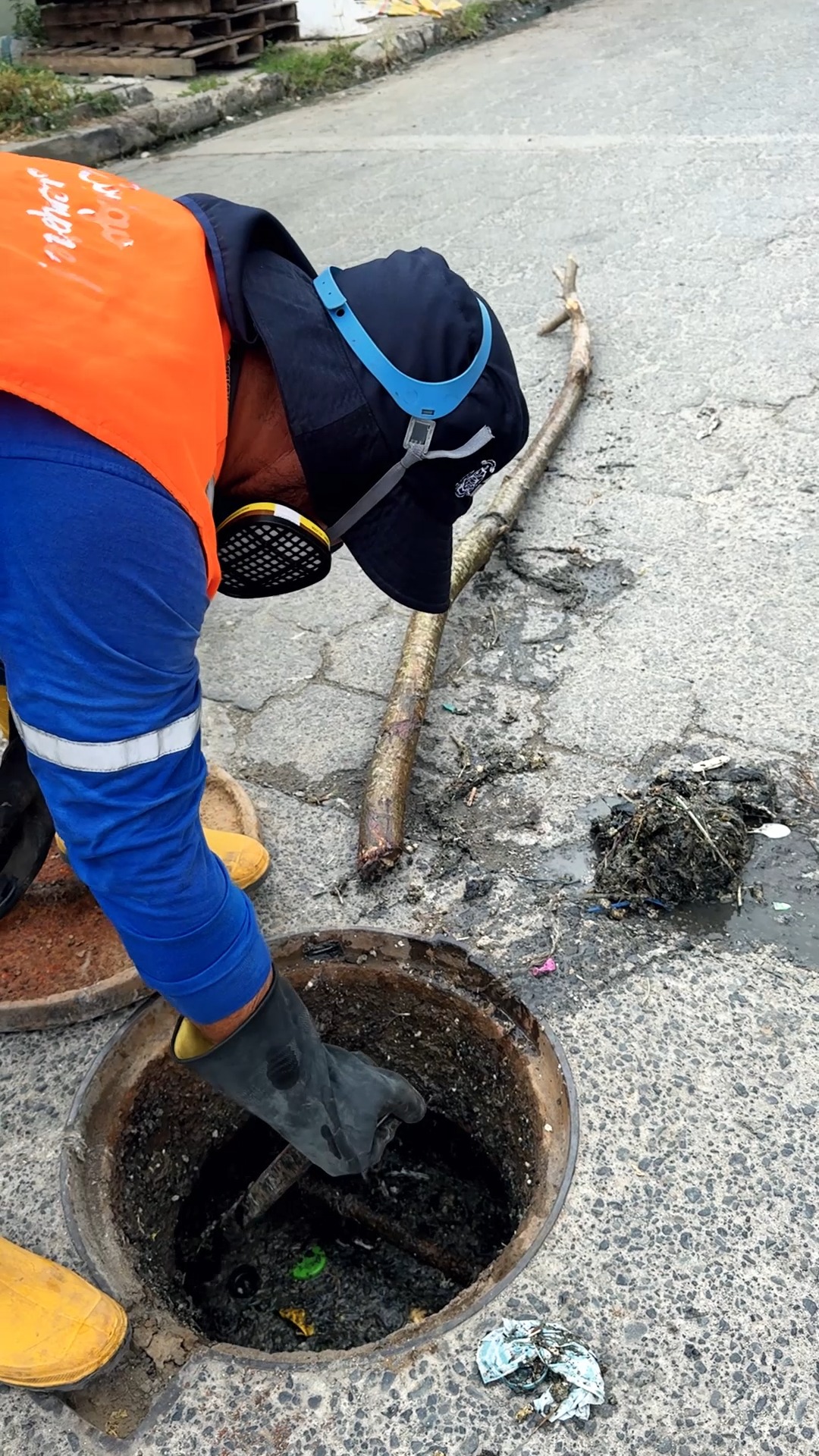 Alcaldía de Naranjal aclara situación de alcantarilla y recuerda procedimiento gratuito para reportes