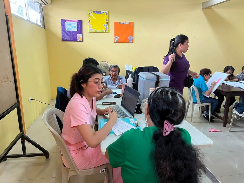 Jornada de salud para adultos mayores llega a Santa Rosa de Flandes en Naranjal