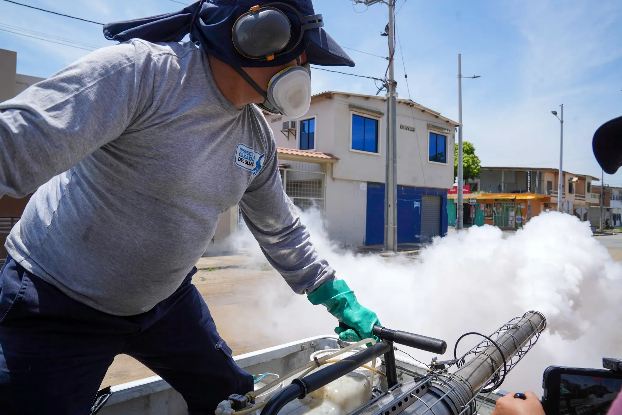 Prefectura del Guayas inicia desratización y fumigación en zonas vulnerables